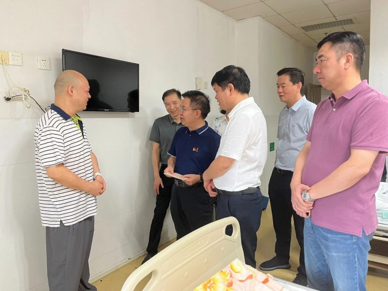 雨中慰問紓愁困 黨內幫扶暖人心——全鐵軍一行赴中南建設集團開展“七一”走訪慰問活動